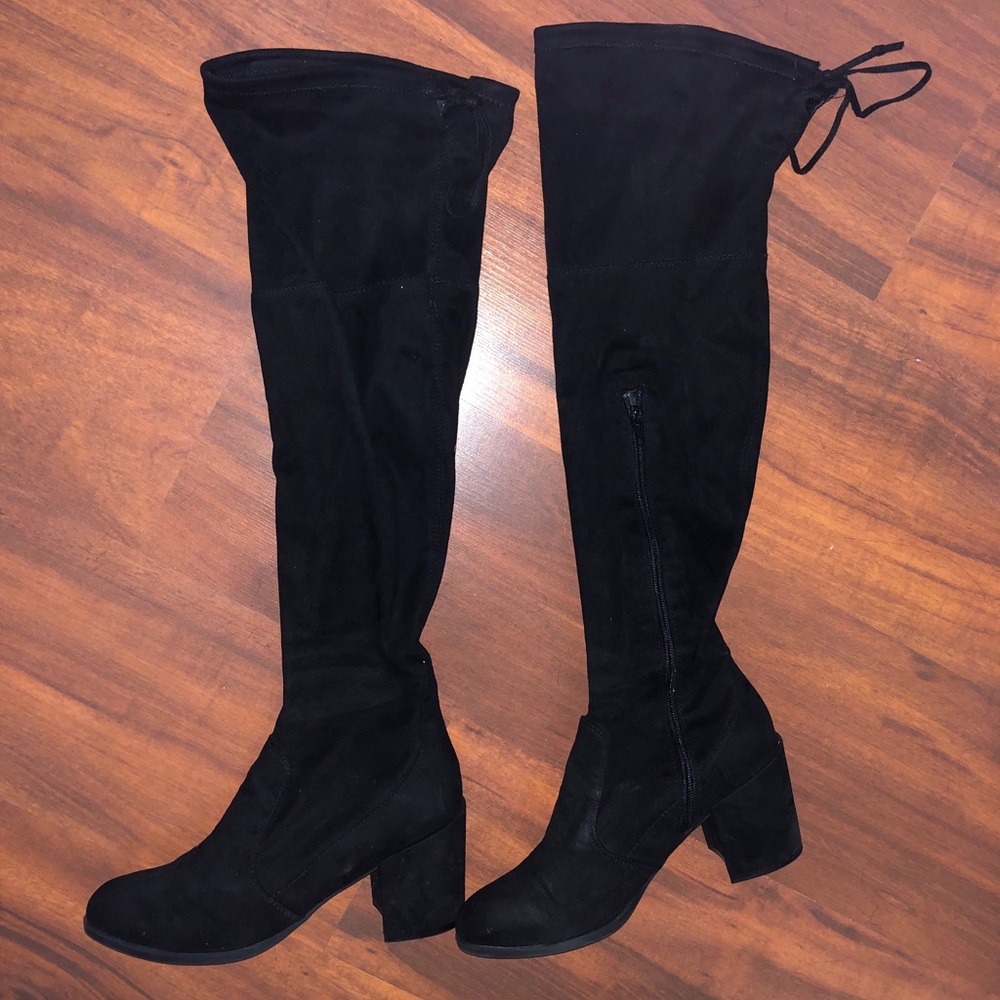 Black Knee High Heel Boots (Womens size 8)